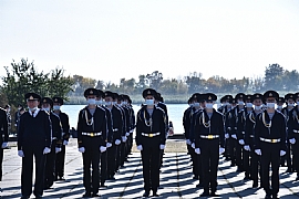 Курсанты первого курса ХГМА на церемонии инаугурации в Херсоне, Украина.
