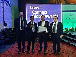 Marlow Philippines accepts award for excelling as a local seafarer manning company