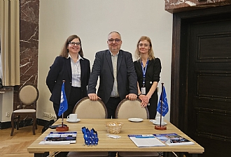 At the careers fair: Malgorzata Łuba and Piotr Masny together with Head of the Management and Economics Section, GMU, Dr Katarzyna Skrzeszewska