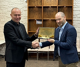 KSMA’s Rector, Professor Viktor Husiev and Marlow Navigation’s General Manager, Joern Clodius