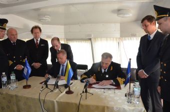 Agreement signed between Marlow Navigation's Chairman, Hermann Eden and Rector of KSMA, Professor V.F. Khodakovsky